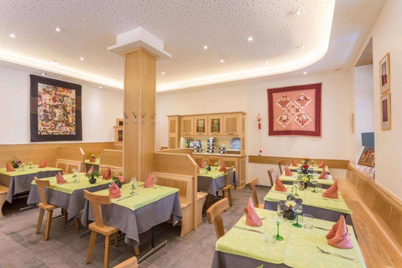 Hotel Restaurant Collin Ferrette エクステリア 写真
